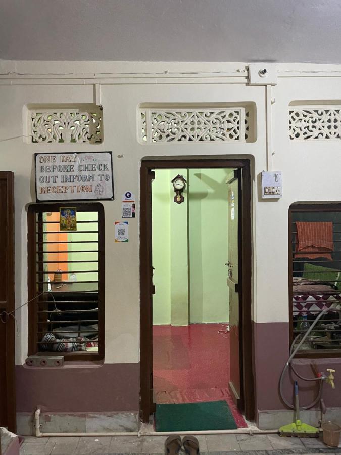 Indra Paying Guest House Varanasi Exterior photo