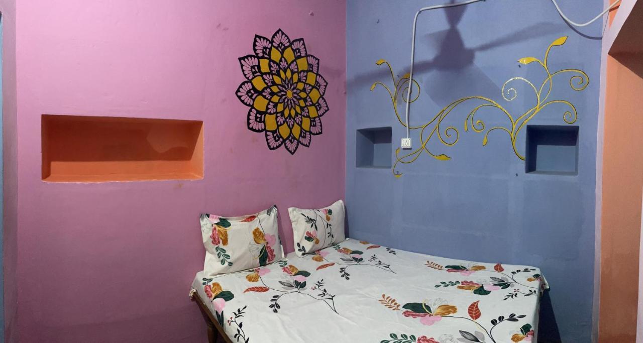 Indra Paying Guest House Varanasi Exterior photo