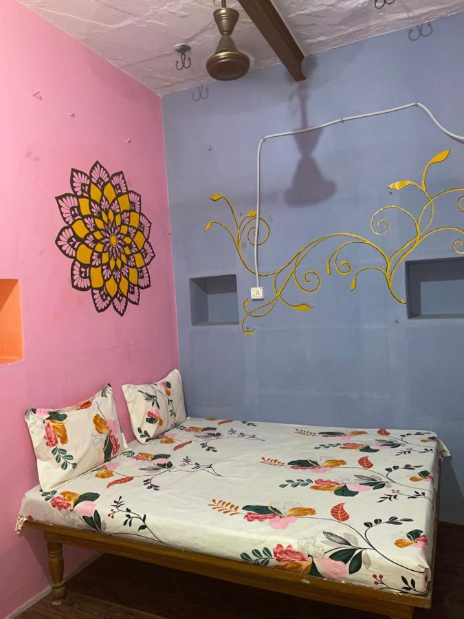 Indra Paying Guest House Varanasi Exterior photo