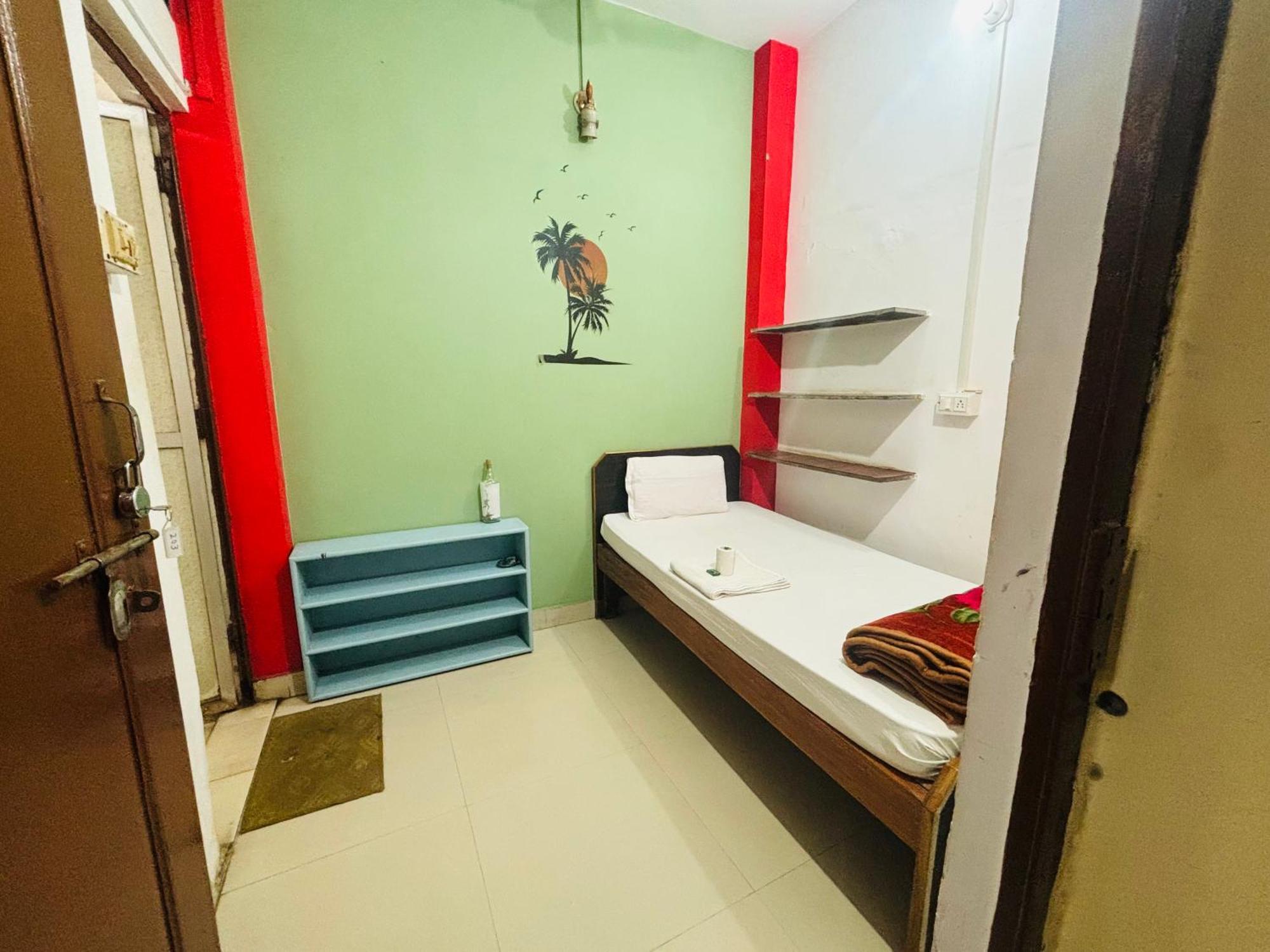 Indra Paying Guest House Varanasi Exterior photo